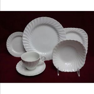 6 place settings of J Bros Snow White Regency